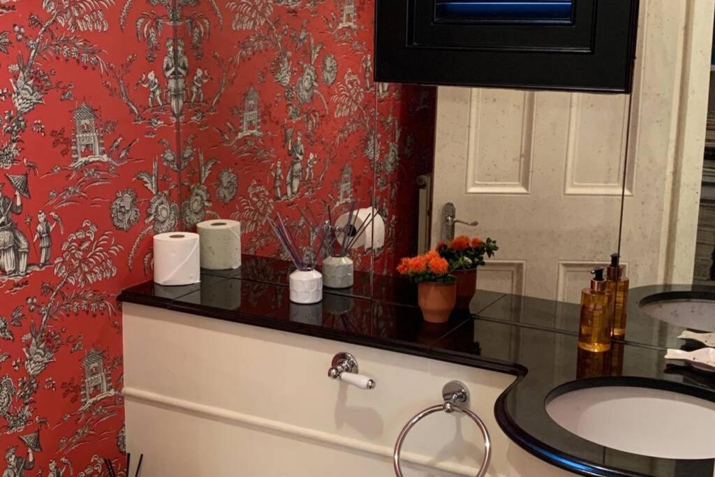 Perfect Family In South Kensington *